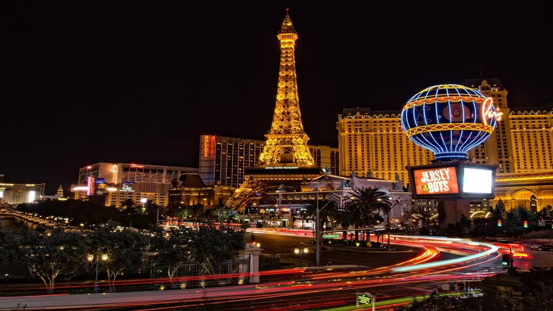 Đăng Ký hl8nohuvip Nhận Thưởng 2026 | las vegas,  eiffel tower,  buildings,  architecture,  illuminated,  city lights,  motion blur,  long exposure,  casino,  city,  cityscape,  downtown,  night,  gambling,  hotel,  usa,  night photography,  las vegas,  las vegas,  las vegas,  las vegas,  las vegas,  casino,  casino,  hotel